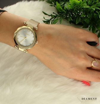 Zegarek damski na złotej bransolecie biżuteryjnej Bruno Calvani z cyrkoniami BC3356 GOLD. Mechanizm japoński mieści się w okrągłej, pozłacanej, wytrzymałej kopercie pokrytej złotem. Koperta wykonana z ALLOY’u, czyli bardzo   (5).jpg